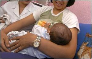 Women+breastfeeding+other+women
