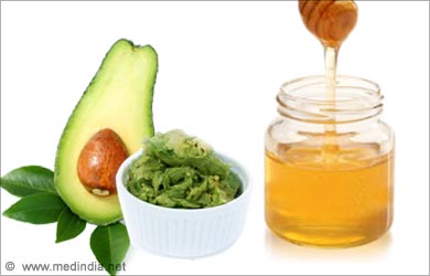 Dry Skin on the Face: Avocado and Honey