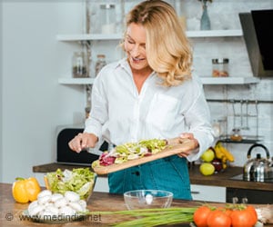 Eat More Fruits and Vegetables to Fend Off Troublesome Menopause Symptoms