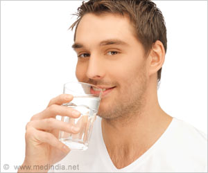 https://www.medindia.net/health-images/man-drinking-water.jpg