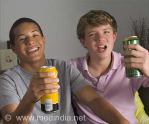 Social Media Use in Teens Linked With Alcohol Use